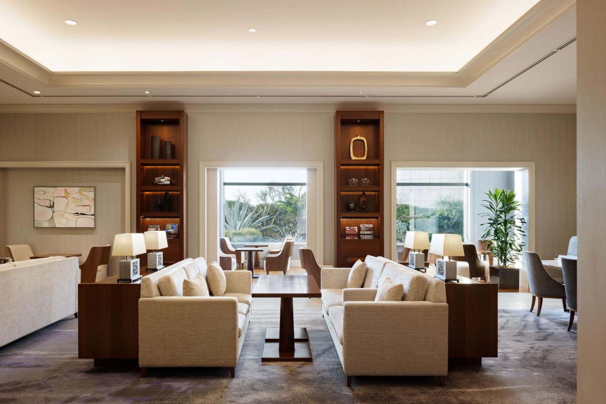 Premier Floor Deluxe Suite Grand King Rainbow Bridge Side Non-Smoking